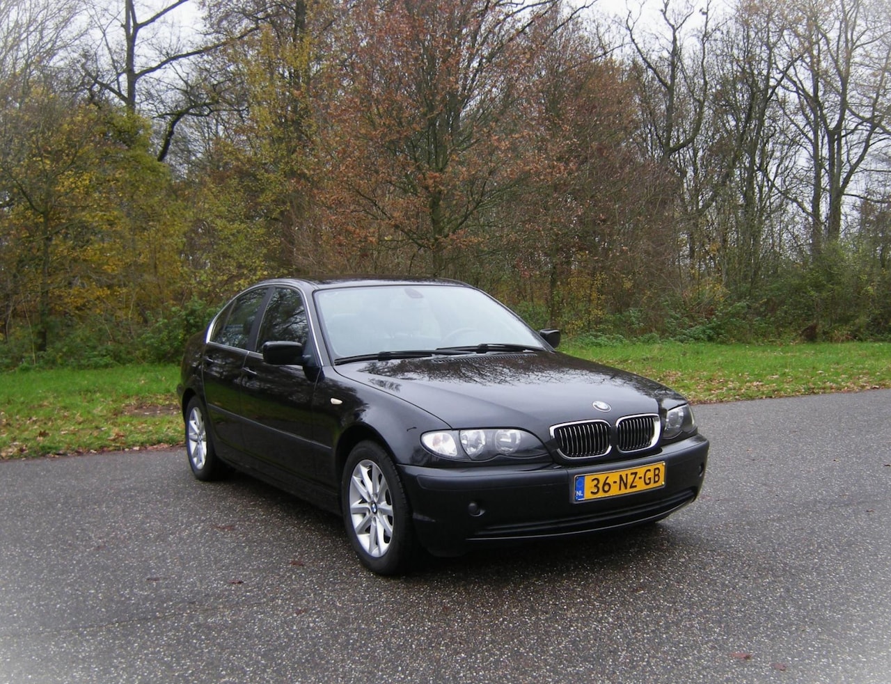 BMW 3-serie - 318i Special Executive 4 Drs . zeer nette Yountimer . vele extra,s - AutoWereld.nl
