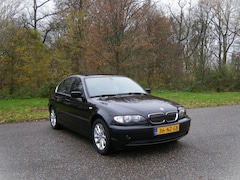 BMW 3-serie - 318i Special Executive 4 Drs . zeer nette Yountimer . vele extra, s