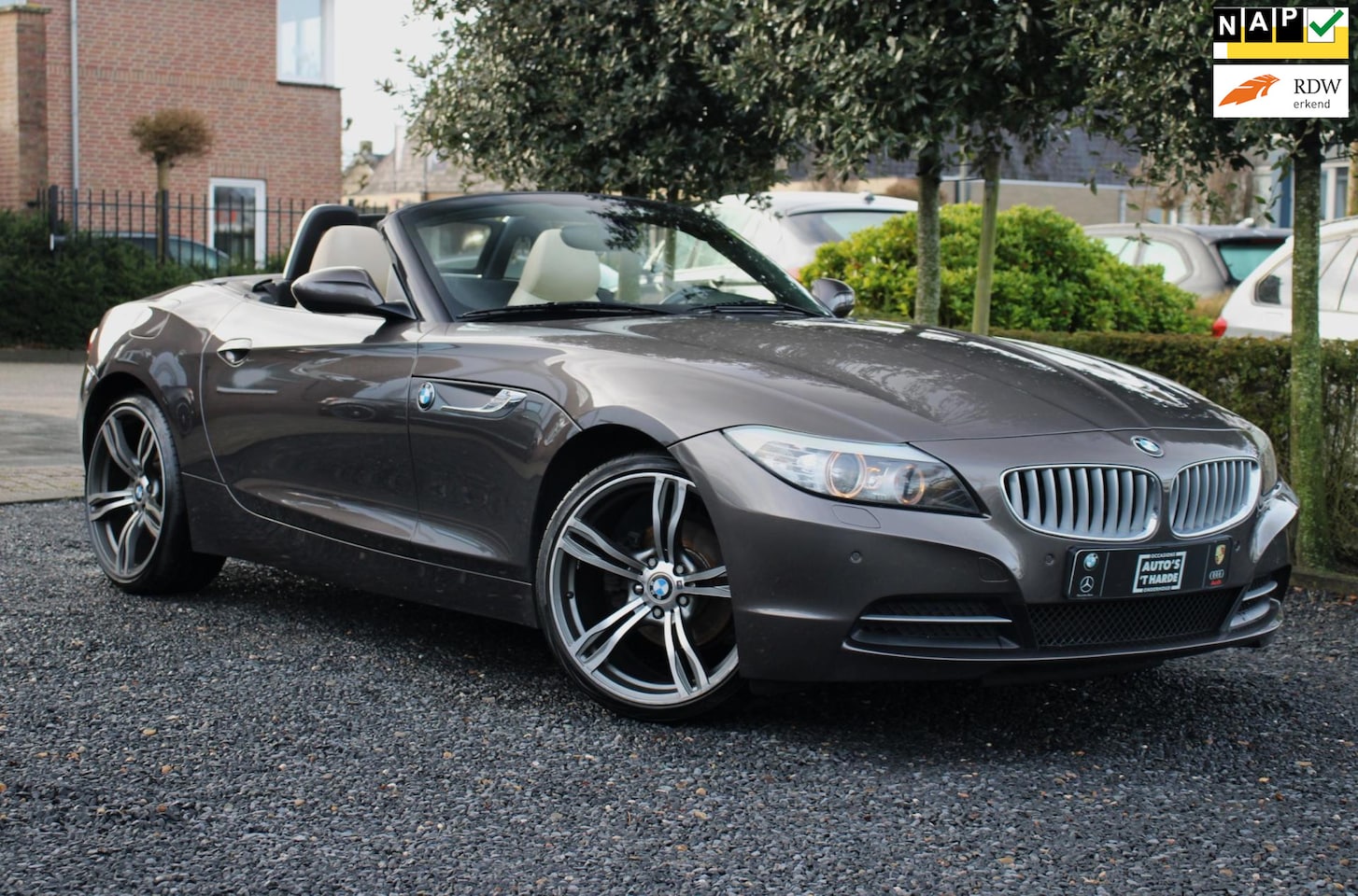 BMW Z4 Roadster - SDrive23i Executive NL Auto Clima Leer Stoelverwarming 19'' - AutoWereld.nl