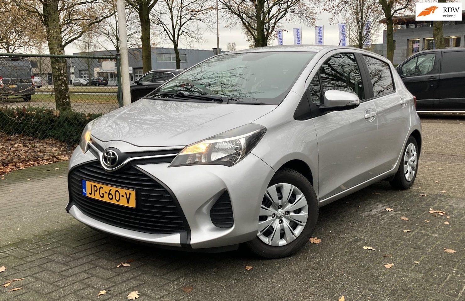 Toyota Yaris - 1.0 VVT-i Aspiration lIVE2 Airco Grootscherm, 4 seizoenbanden - AutoWereld.nl