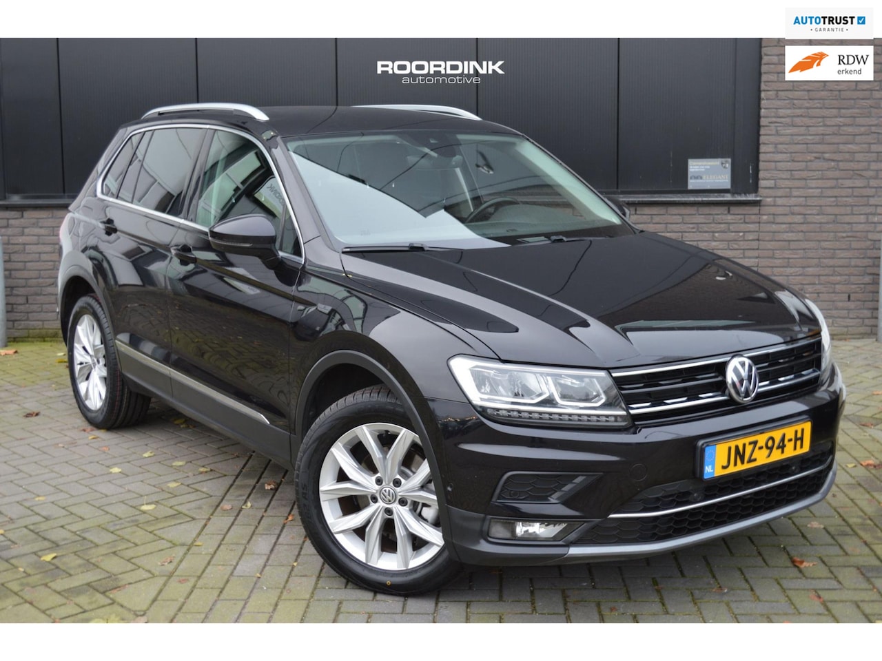 Volkswagen Tiguan - 4Motion|Camera|Massage|Stuurverwarming|Trekhaak - AutoWereld.nl