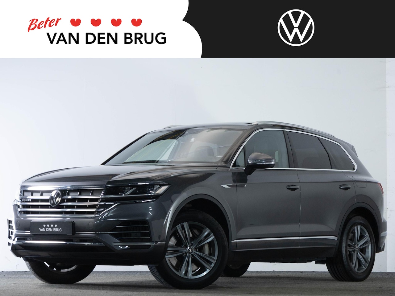 Volkswagen Touareg - 3.0 TSi 381 PK eHybrid 4MOTION Elegance | LED | Panoramadak | Trekhaak | Keyless | Achteru - AutoWereld.nl