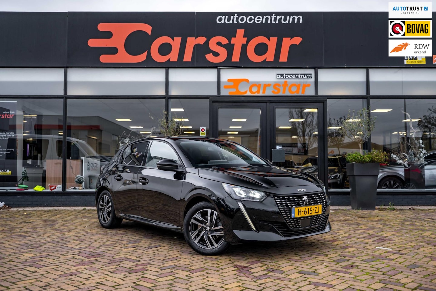 Peugeot 208 - 1.2 PureTech Blue Lease Allure|CRUISE|CAM|GLAZENDAK| - AutoWereld.nl