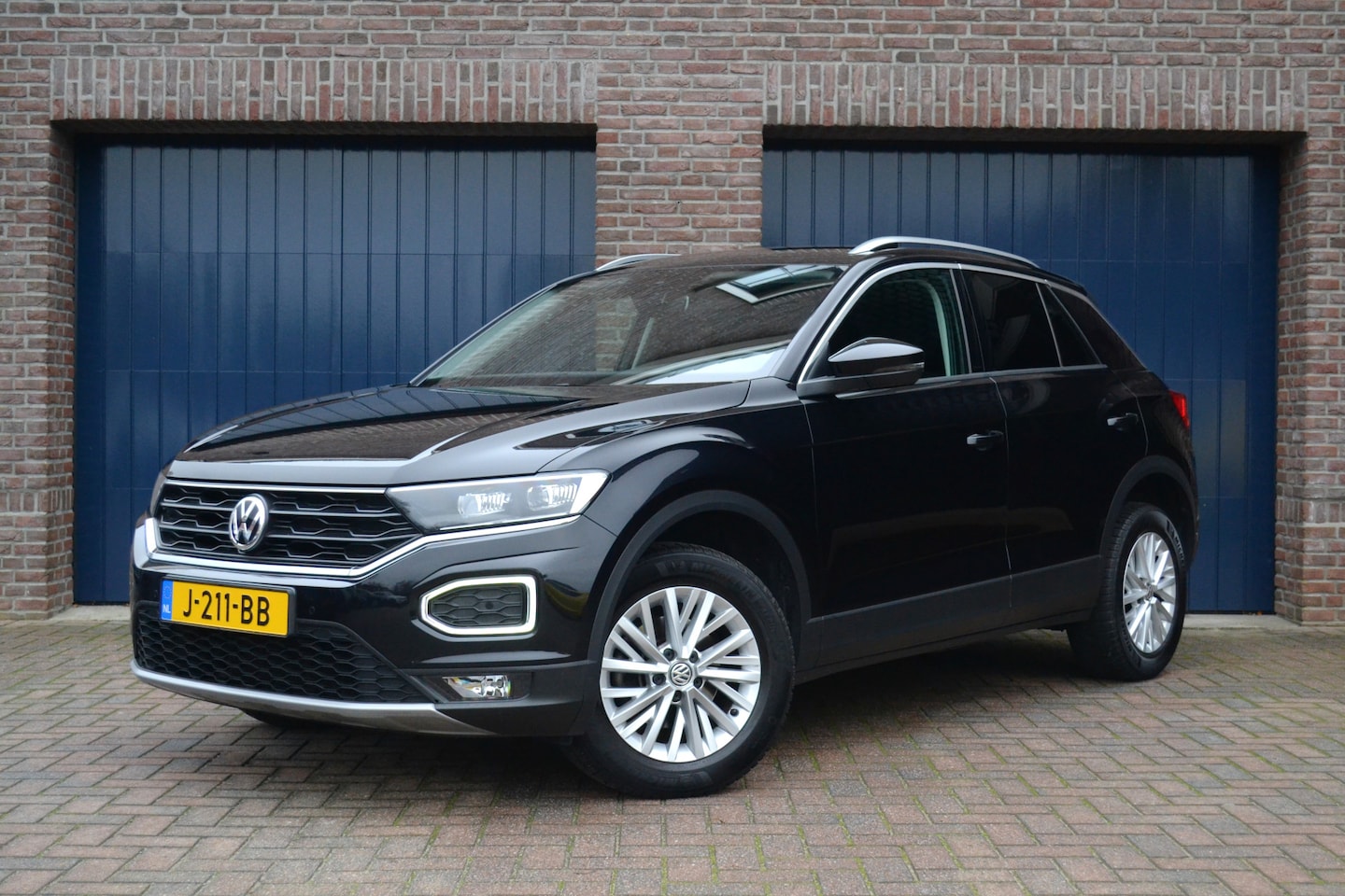 Volkswagen T-Roc - 1.0 TSI Style Sport Business | LED | Carplay/Android Auto | Parkeersensoren - AutoWereld.nl