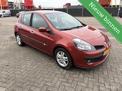 Renault Clio - 1.4-16V Dynamique Luxe