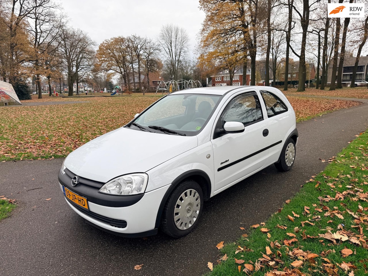 Opel Corsa - 1.2-16V Comfort 1.2-16V Comfort NIEUWE APK - AutoWereld.nl