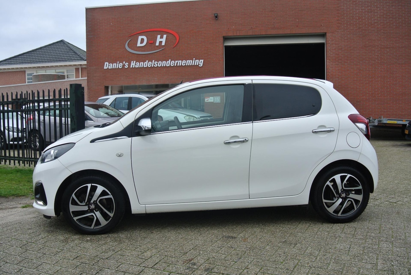Peugeot 108 - 1.2 Puretech Allure TOP! airco inruil mogelijk nap - AutoWereld.nl