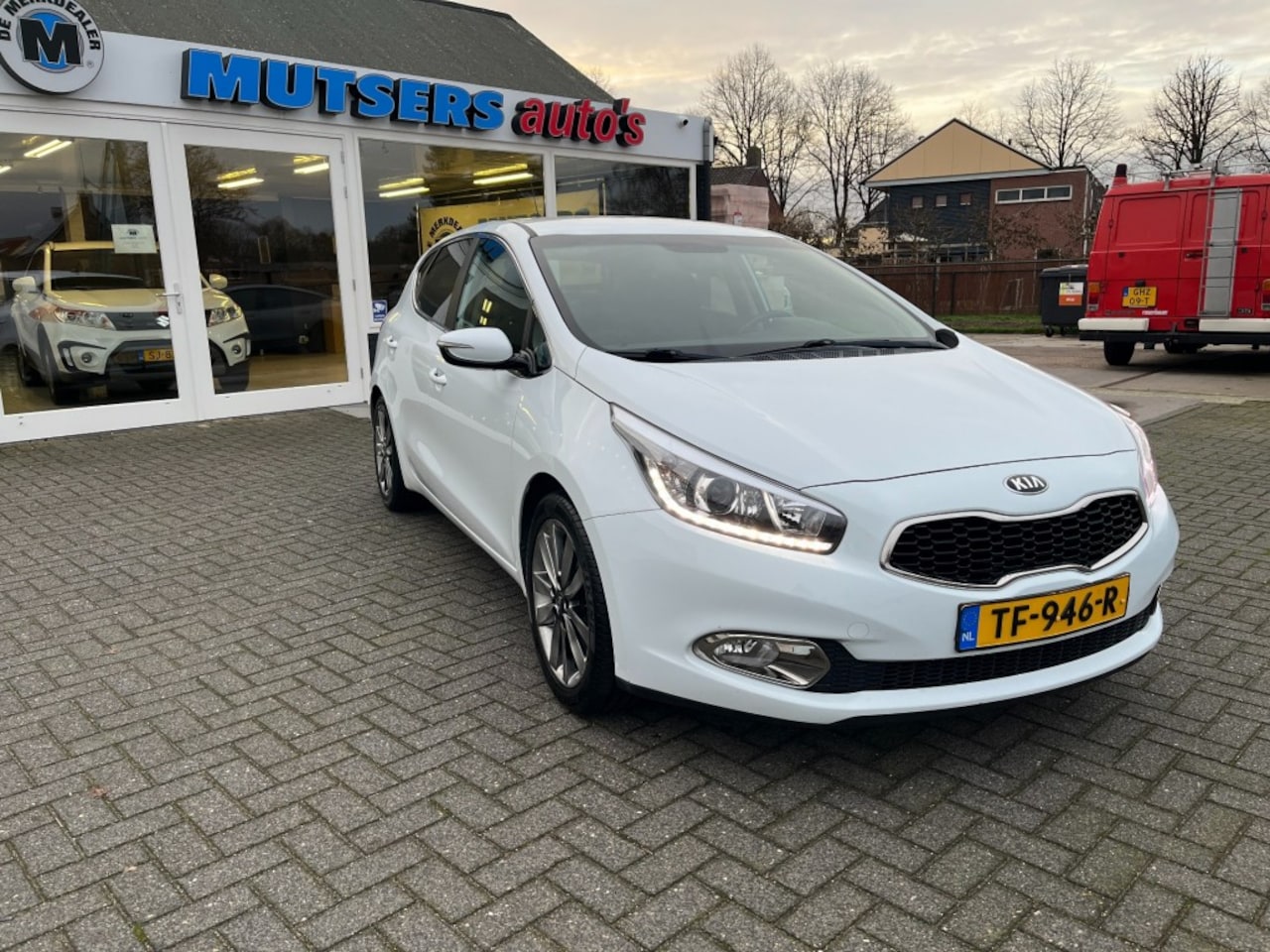 Kia Cee'd - 1.6 GDI BUSINESS, veel options, uitstekende staat! - AutoWereld.nl