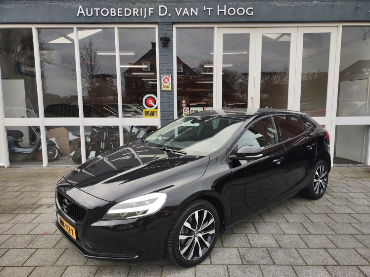 Volvo V40 - T3 BLACK-EDITION AUTOMAAT - AutoWereld.nl