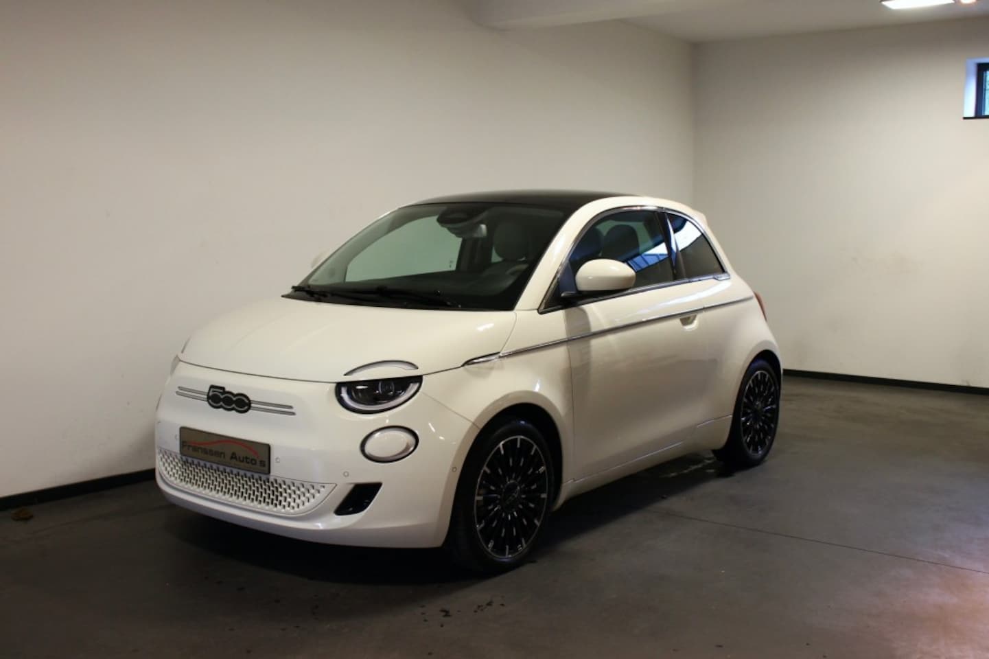 Fiat 500e - La Prima 500, Start/Stop, Automaat, Camera, Navi - AutoWereld.nl