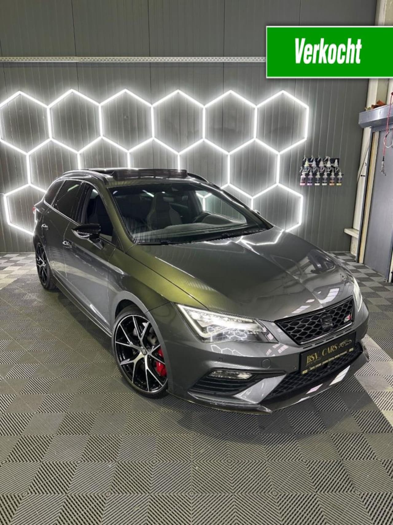 SEAT Leon - Cupra CARBON EDITION 4 Drive PANO BEATS BREMBO 2.0 TSI 1 of 300 - AutoWereld.nl