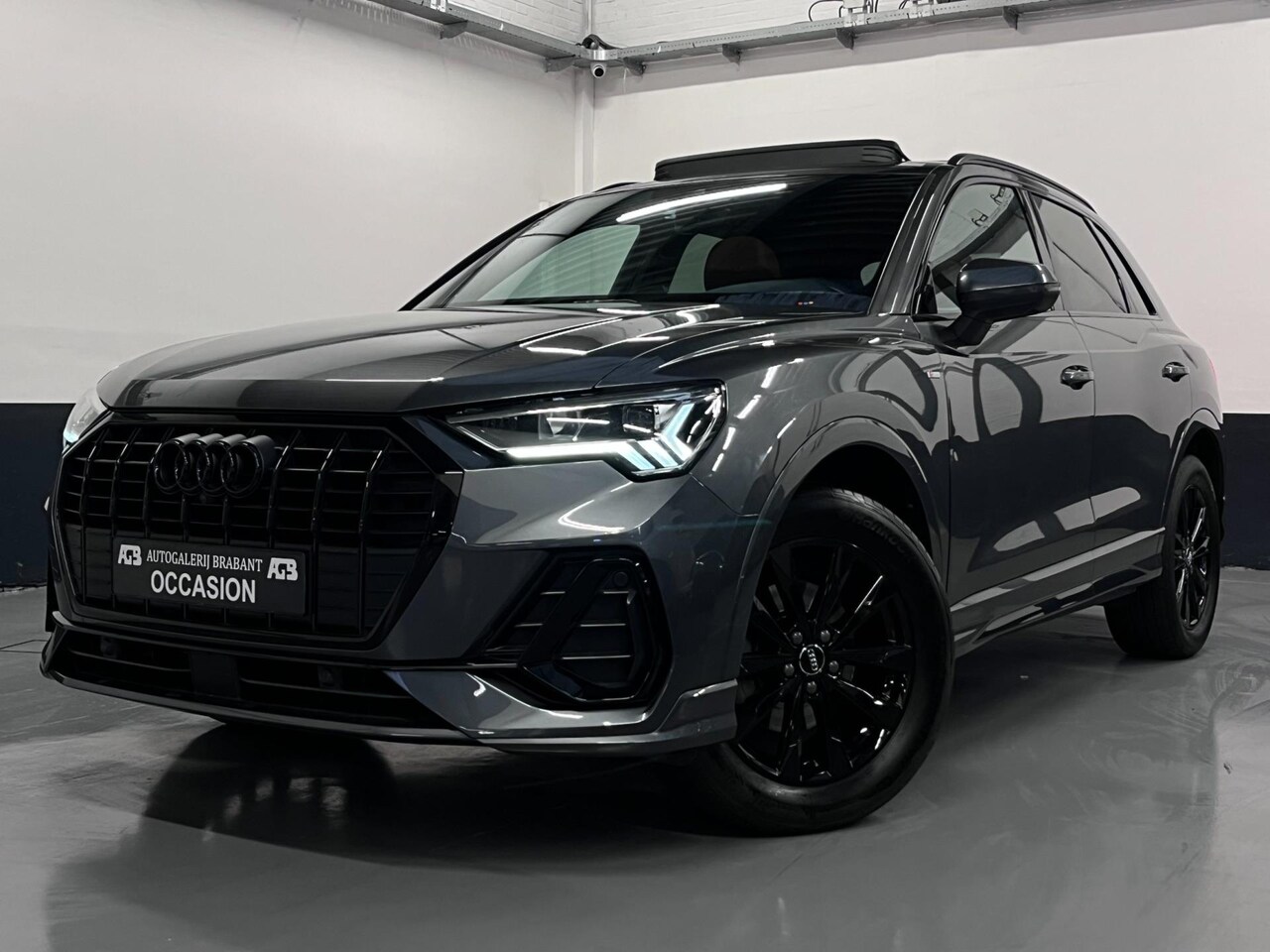 Audi Q3 - 35 TFSI S edition Pano/Automaat/Leder/Carplay - AutoWereld.nl