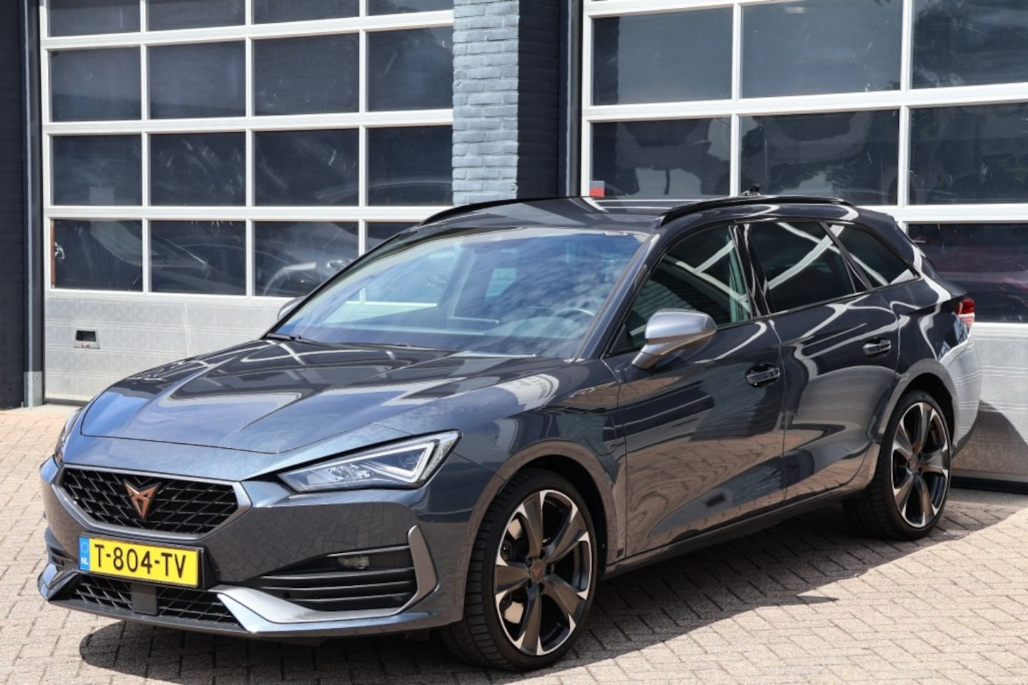 CUPRA Leon Sportstourer - 1.4 e hybride 245pk VZ - AutoWereld.nl