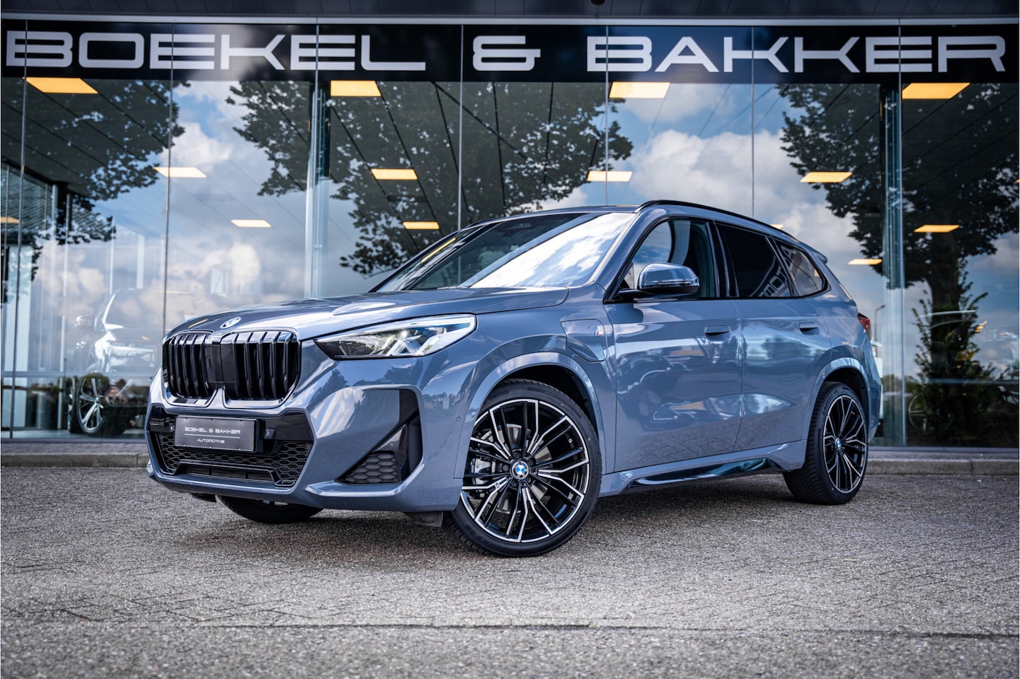 BMW X1 - xDrive25e ** M Sport ** Leder ** 20inch ** Camera ** Tot 110km elektrisch bereik - AutoWereld.nl
