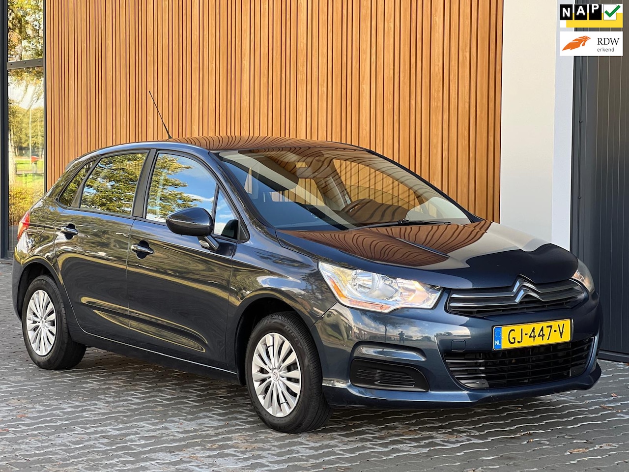 Citroën C4 - 1.2 PURETECH LIVE + BJ015 + AIRCO + CRUISE - AutoWereld.nl