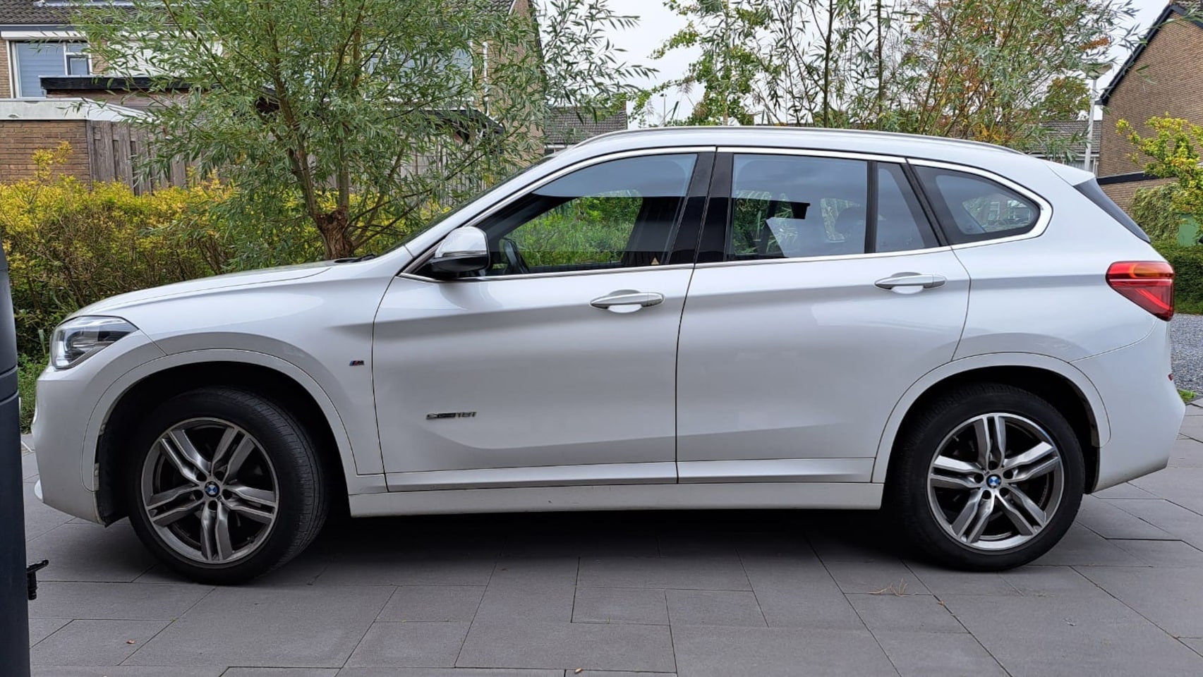 BMW X1 - 1.8i sDrive M-Sport pakket | Panoramadak | Trekhaak - AutoWereld.nl