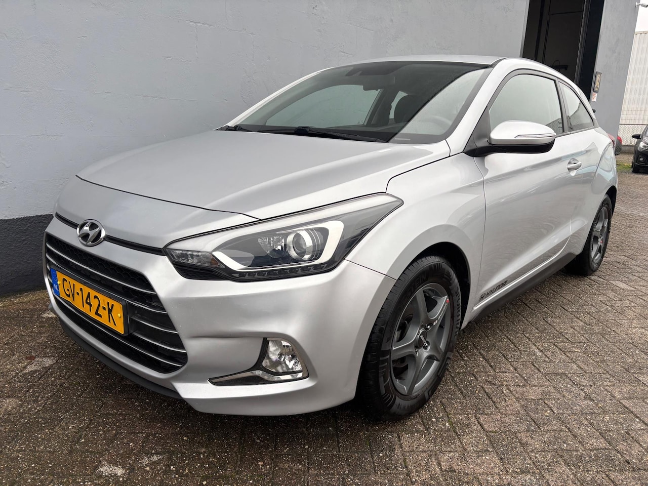 Hyundai i20 Coupé - 1.2 HP i-Motion - Airco - LMV - AutoWereld.nl