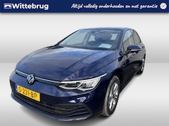 Volkswagen Golf - 1.0 eTSI Life DSG Automaat Digital Cockpit Pro / Navigatie Discovery / App-connect /Comfor