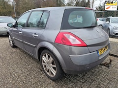 Renault Mégane - 2.0-16V Privilège Luxe