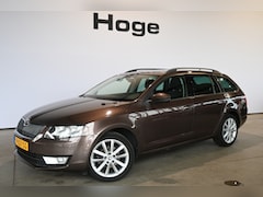 Skoda Octavia Combi - 1.2 TSI Greentech Ambition Businessline Automaat Navigatie Rijklaarprijs Inruil Mogelijk