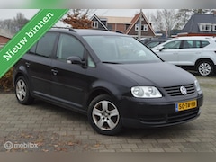 Volkswagen Touran - 1.6-16V FSI Business