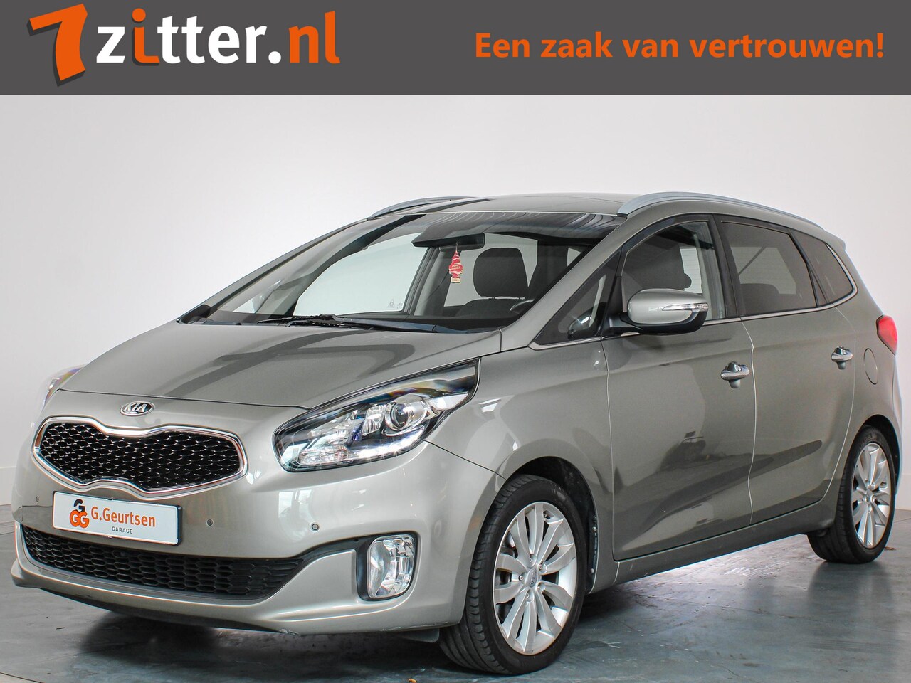 Kia Carens - 1.6 GDi DynamicLine 1.6 GDi DynamicLine, 7-Persoons, Trekhaak, Navigatie, Bluetooth, Cruise Control - AutoWereld.nl