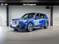 BMW iX1 - eDrive20 | M Sport | Glazen Panoramadak | Harman Kardon | Stoelverwarming |