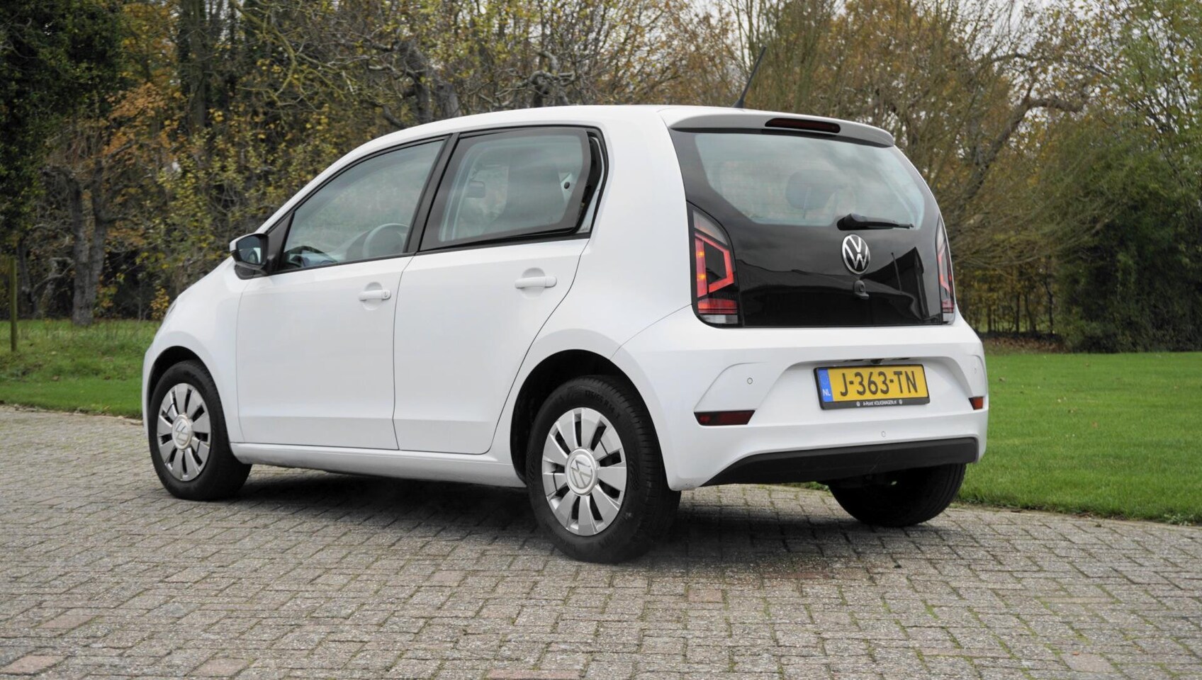 Volkswagen Up! - 1.0 BMT move up! Camera cruise control Ecc Airco - AutoWereld.nl