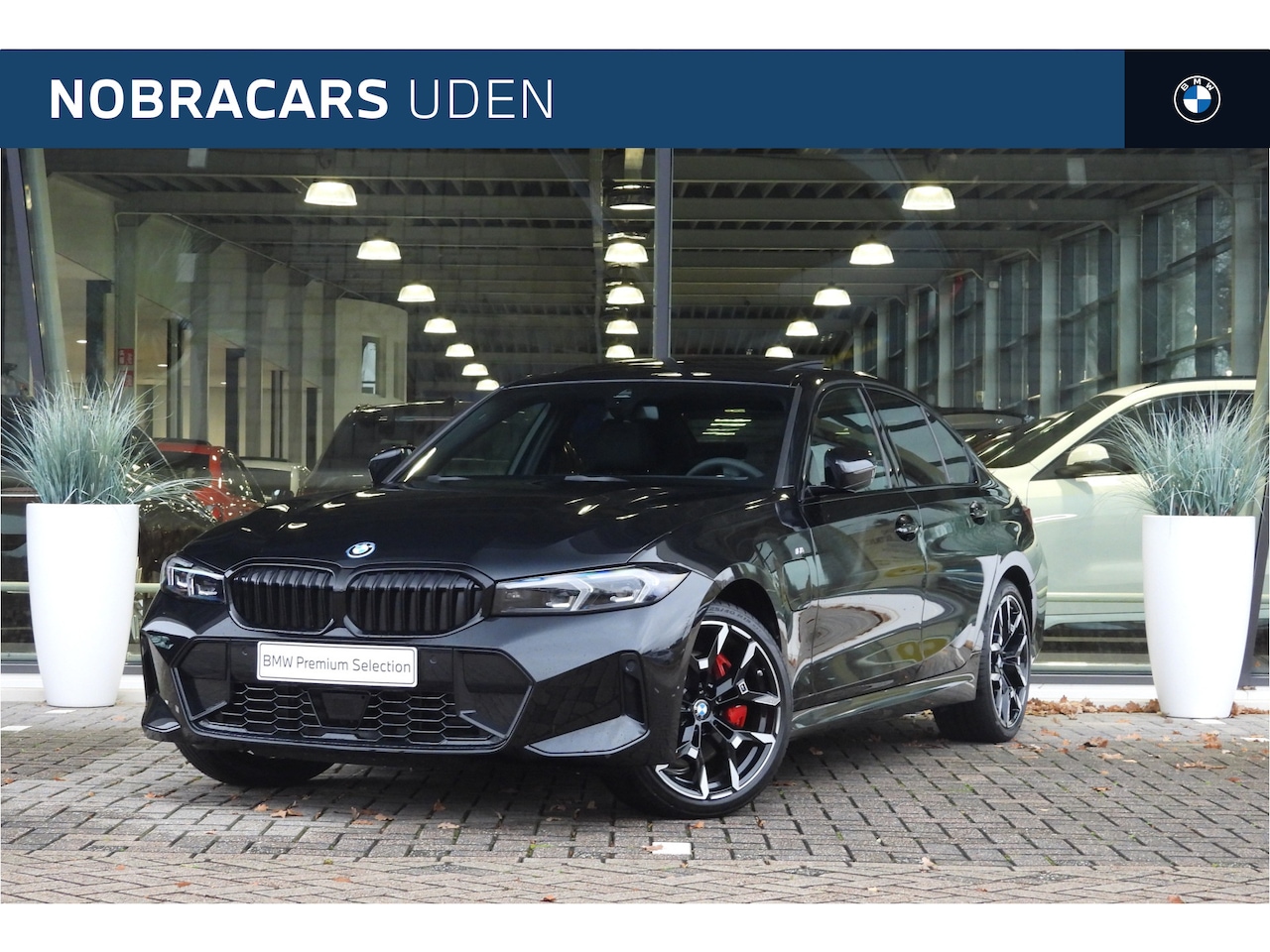 BMW 3-serie - 330e M Sport Automaat / Schuif-kanteldak / Sportstoelen / Adaptieve LED / Achteruitrijcame - AutoWereld.nl