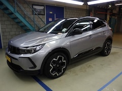 Opel Grandland - 1.2 Turbo Ultimate 130pk | LED-Matrix | Stuur/Stoelverwarming | Navigatie | Elektr. Achter