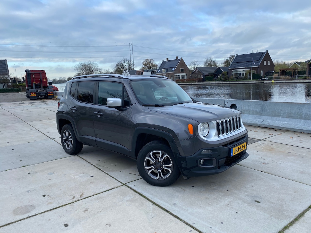 Jeep Renegade - 1.4 MultiAir Limited AWD 170PK Nav/Tel. stoel en stuurverwarming  nwe. distrib. - AutoWereld.nl
