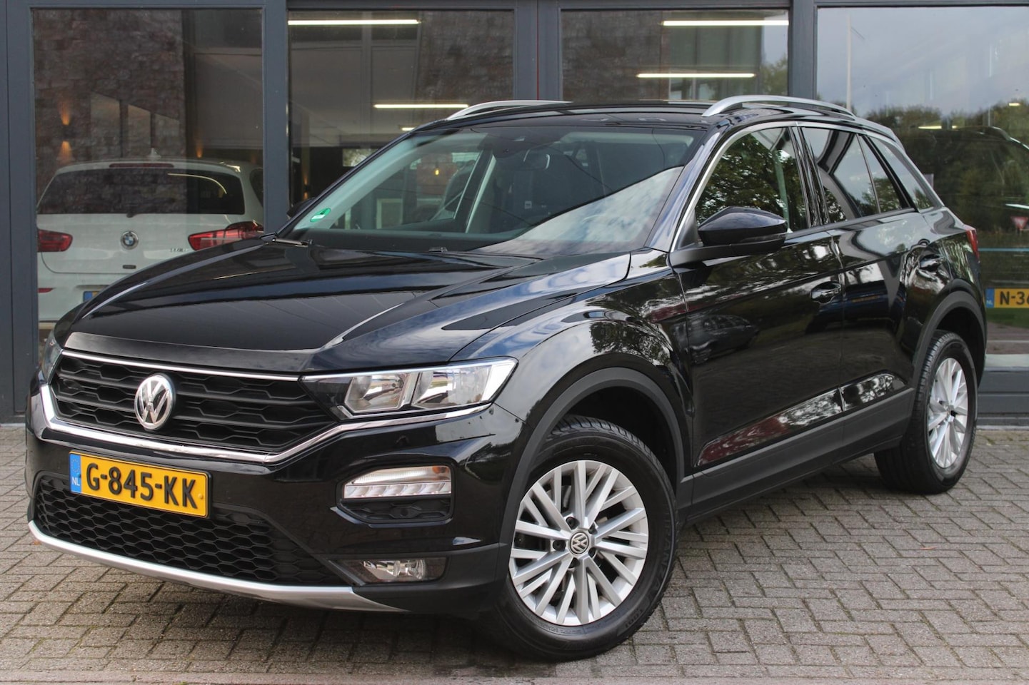 Volkswagen T-Roc - 1.5 TSI Style Business | Adaptive Cruise | Trekhaak 1500kg | Carplay | Stoelverwarming | A - AutoWereld.nl