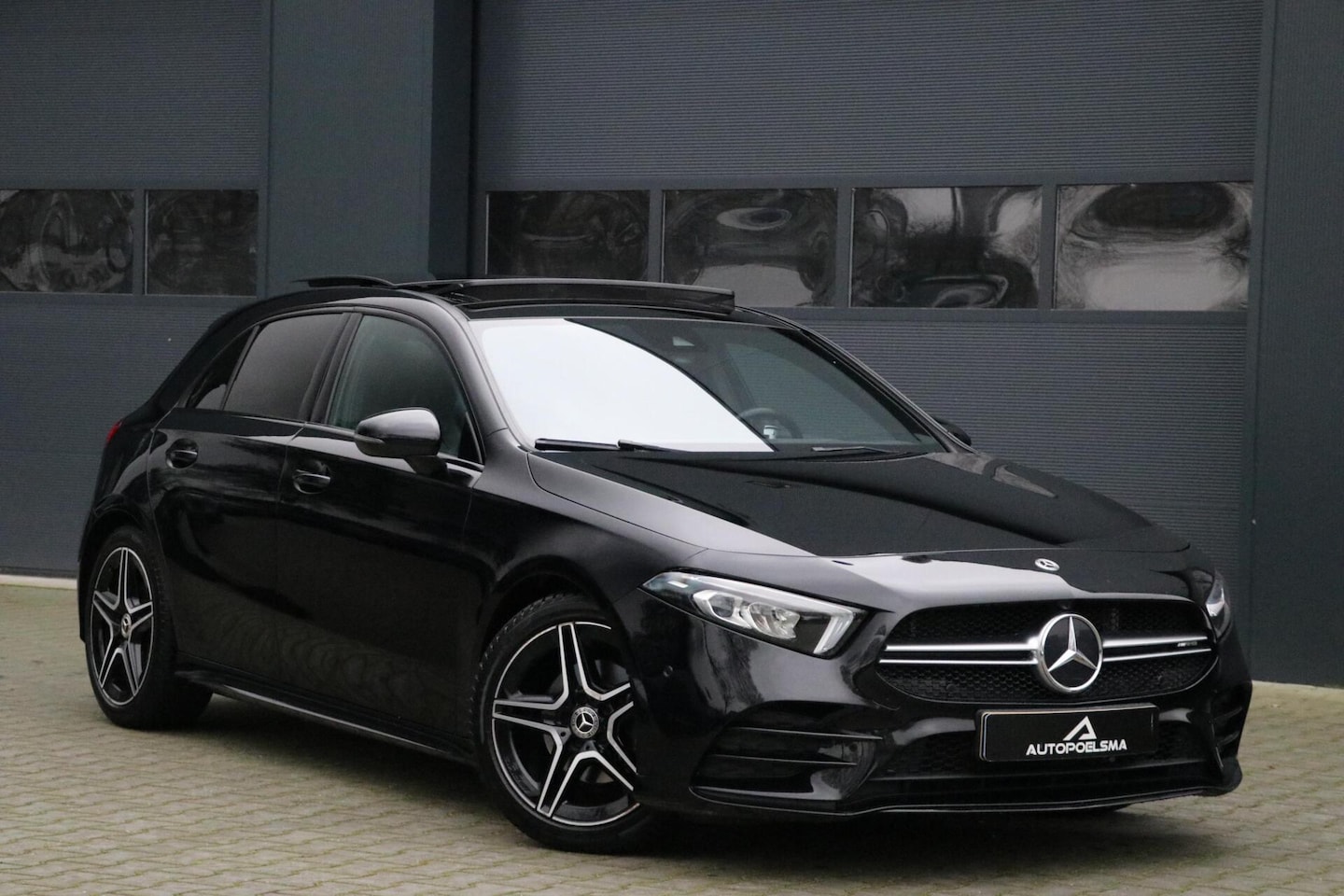 Mercedes-Benz A-klasse - 180 AMG Panodak NightPakket Widescreen AppleCarplay Camera Sportzetels Lmv 144000KM BJ2019 - AutoWereld.nl