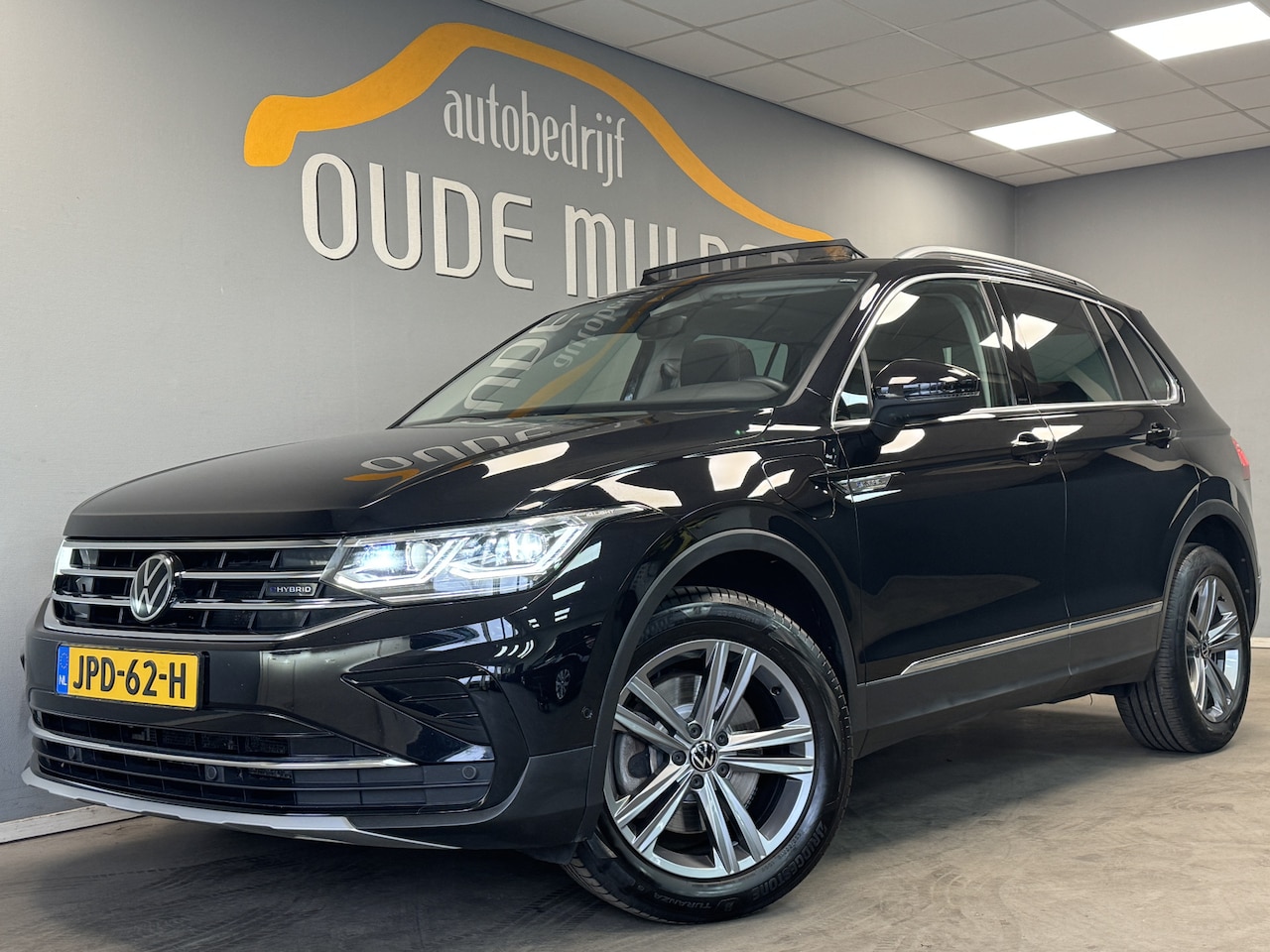 Volkswagen Tiguan - 1.4 IQ Light/Panoramadak/Camera/ACC - AutoWereld.nl