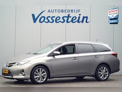 Toyota Auris Touring Sports - 1.8 Hybrid Executive / Panodak / Trekhaak / Camera / Stoelverw. / Climate / Cruise