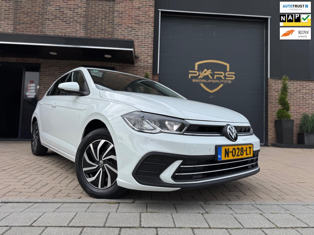 Volkswagen Polo - 1.0 TSI Life Airco Navi Cruise Control Elk.Ramen zeer nette - AutoWereld.nl