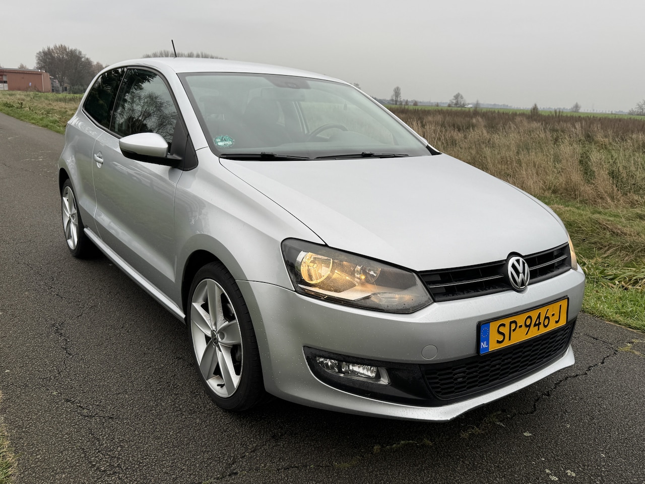 Volkswagen Polo - 1.4-16V Highline Airco/Cruise/PDC/AUTOMAAT/NW D-RIEM!/APK 12-2026! - AutoWereld.nl