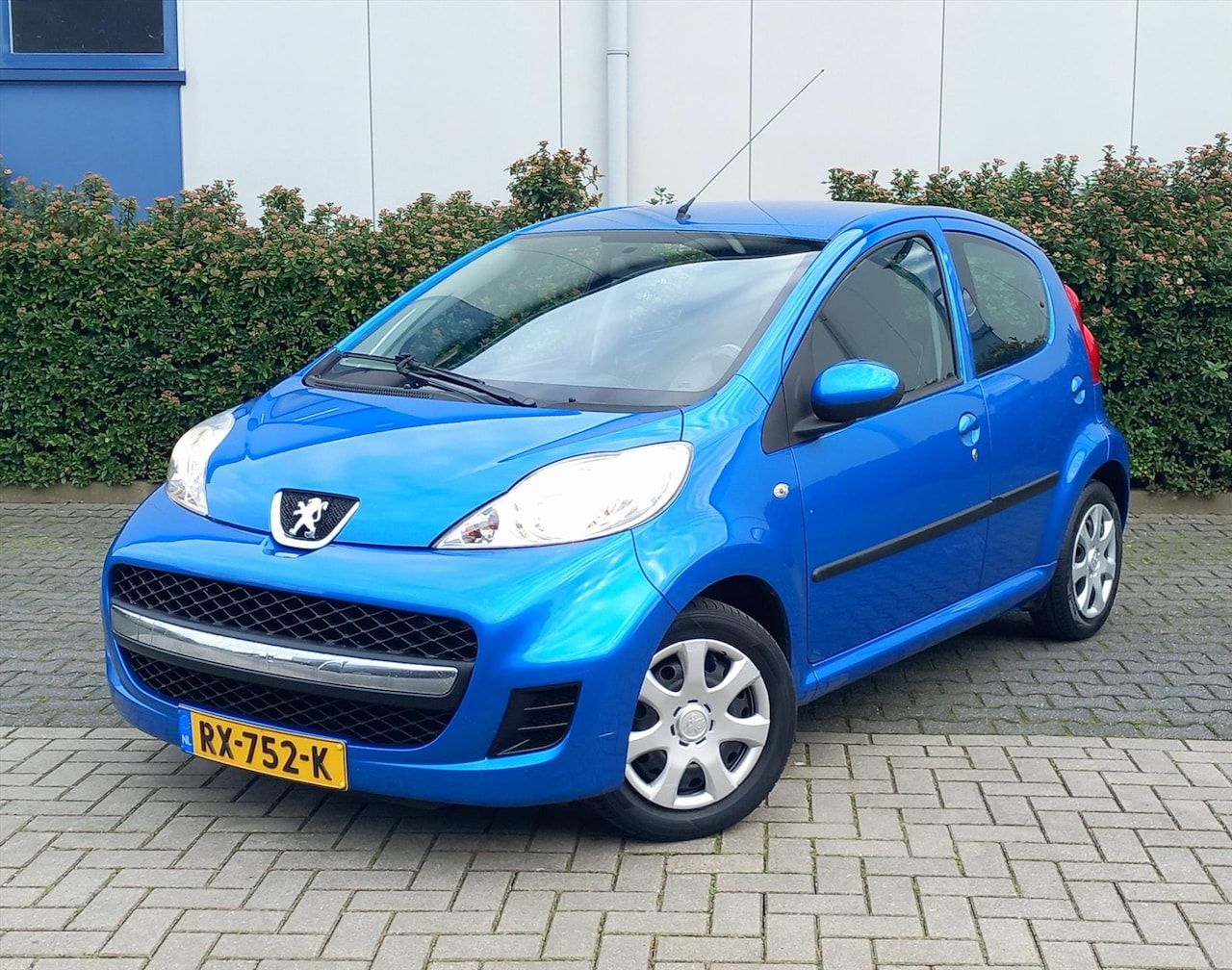 Peugeot 107 - 1.0 12V 68PK 5D Urban Move Airco - AutoWereld.nl