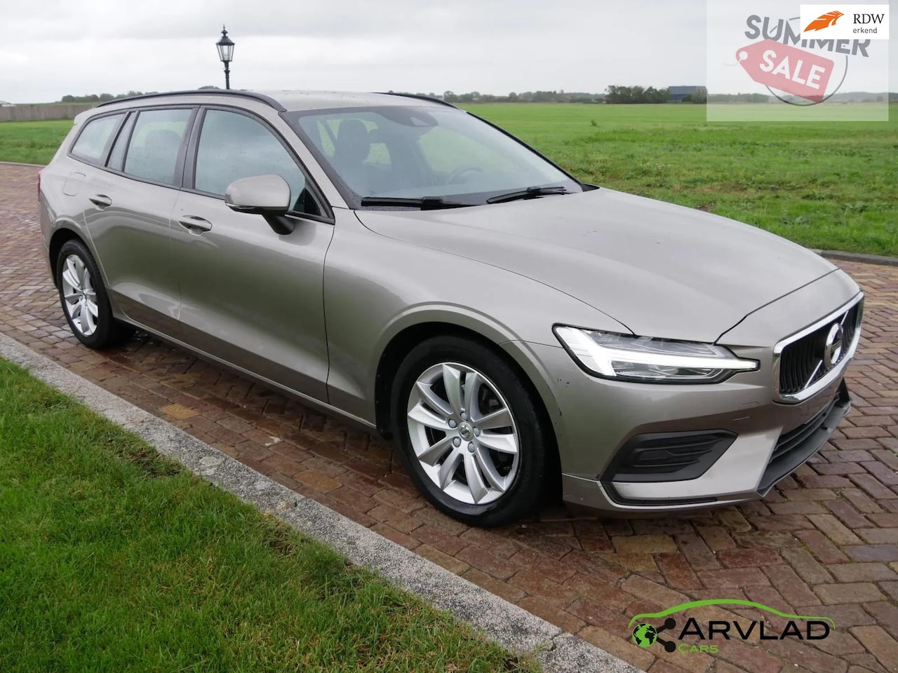 Volvo V60 - ***9999**AUT**2018 2.0 D3 AUT MOMENTUM 2018 - AutoWereld.nl