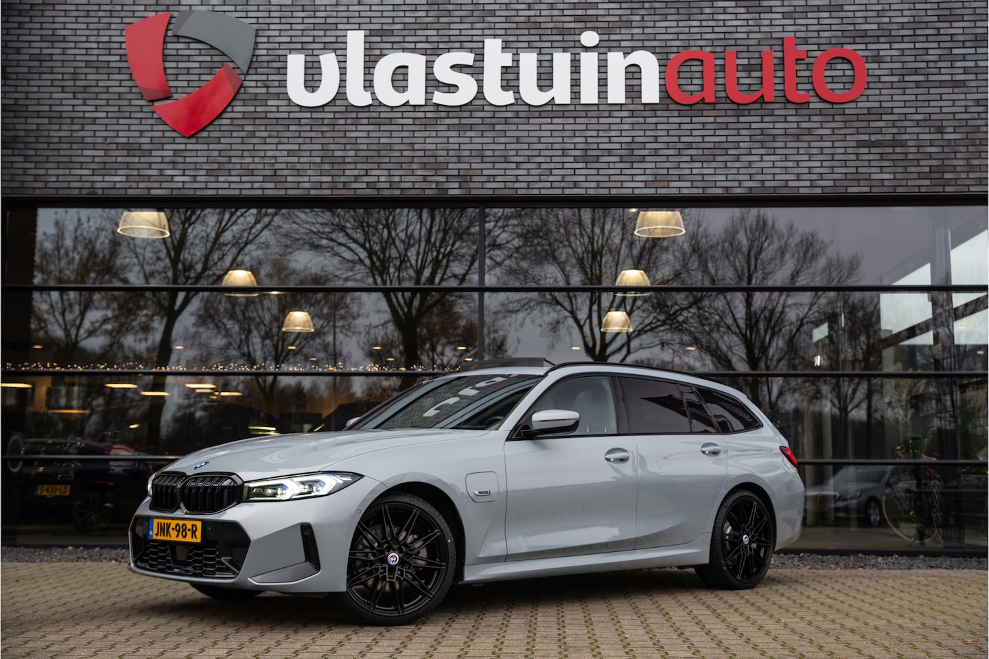 BMW 3-serie Touring - 330e xDrive M-Sport , Panoramadak, Keyless entry, Head-up display, - AutoWereld.nl