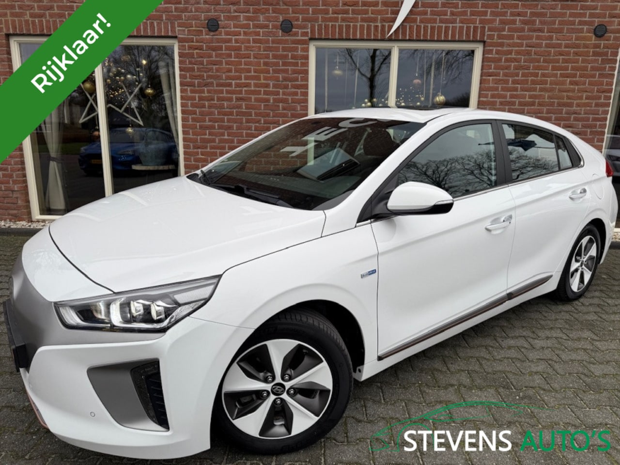 Hyundai IONIQ - Premium EV SOH 100% / SCHUIF.KANTELDAK / CAMERA / ELEK.STOEL+MEM - AutoWereld.nl