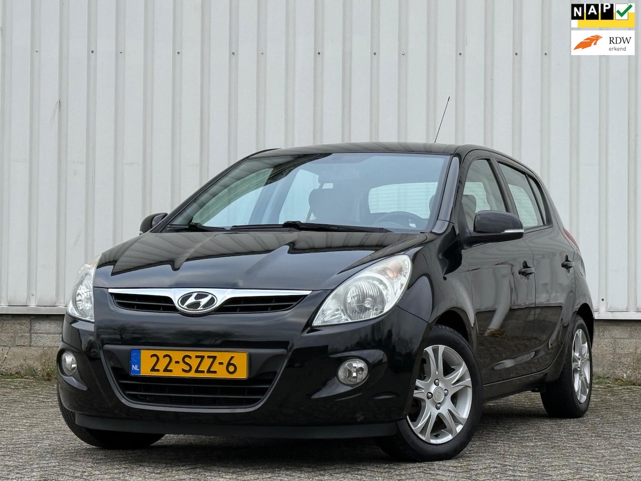 Hyundai i20 - 1.2i i-Motion 2e Eigenaar,AfnmTrekhaak,Airco,Cruise,ElektrischeRamen,N.A.P!Apk tot 03-10-2 - AutoWereld.nl