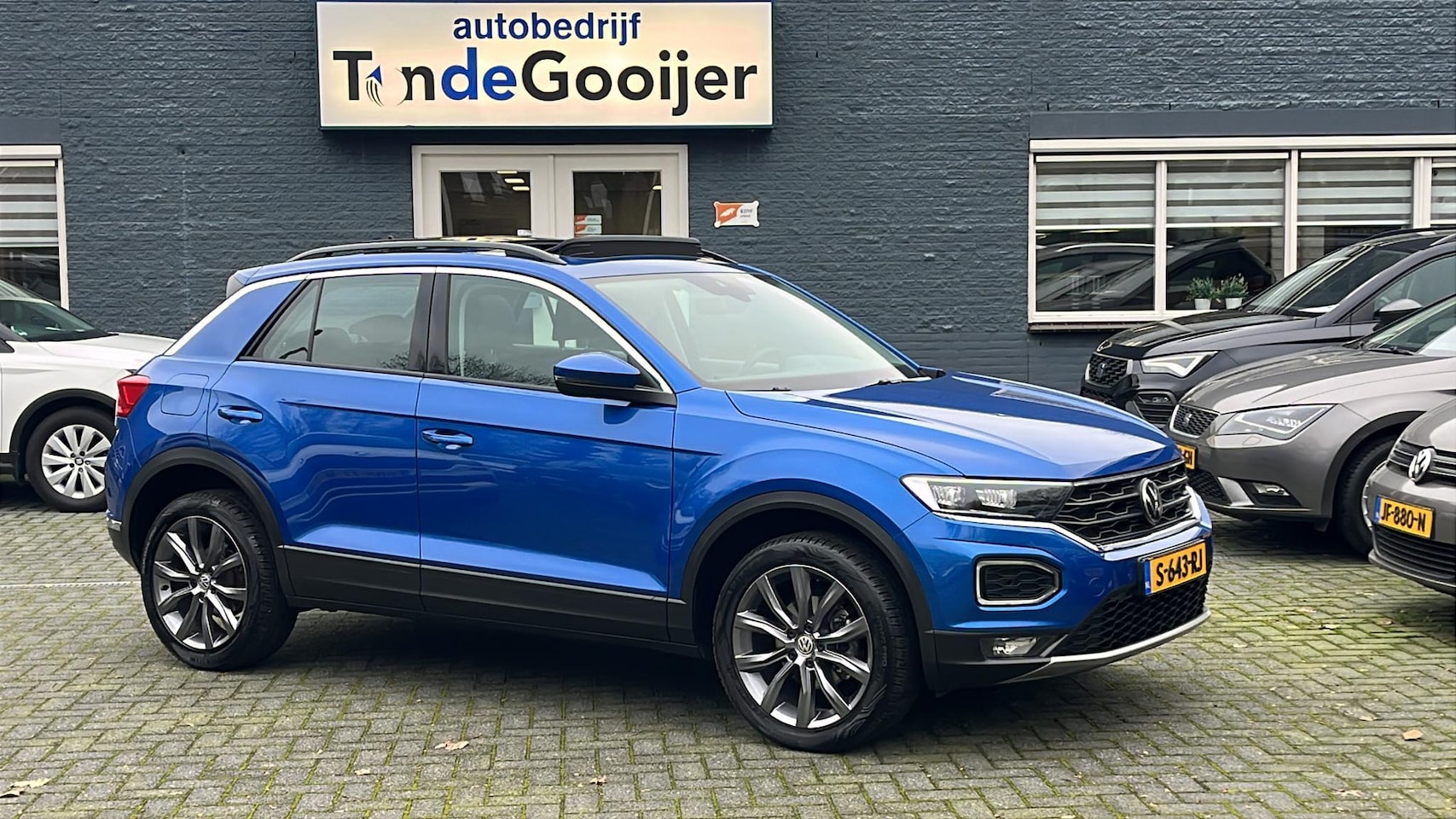 Volkswagen T-Roc - 1.0 TSi Style Business | NAV. | PANORAMA | CAMERA | 18" | - AutoWereld.nl