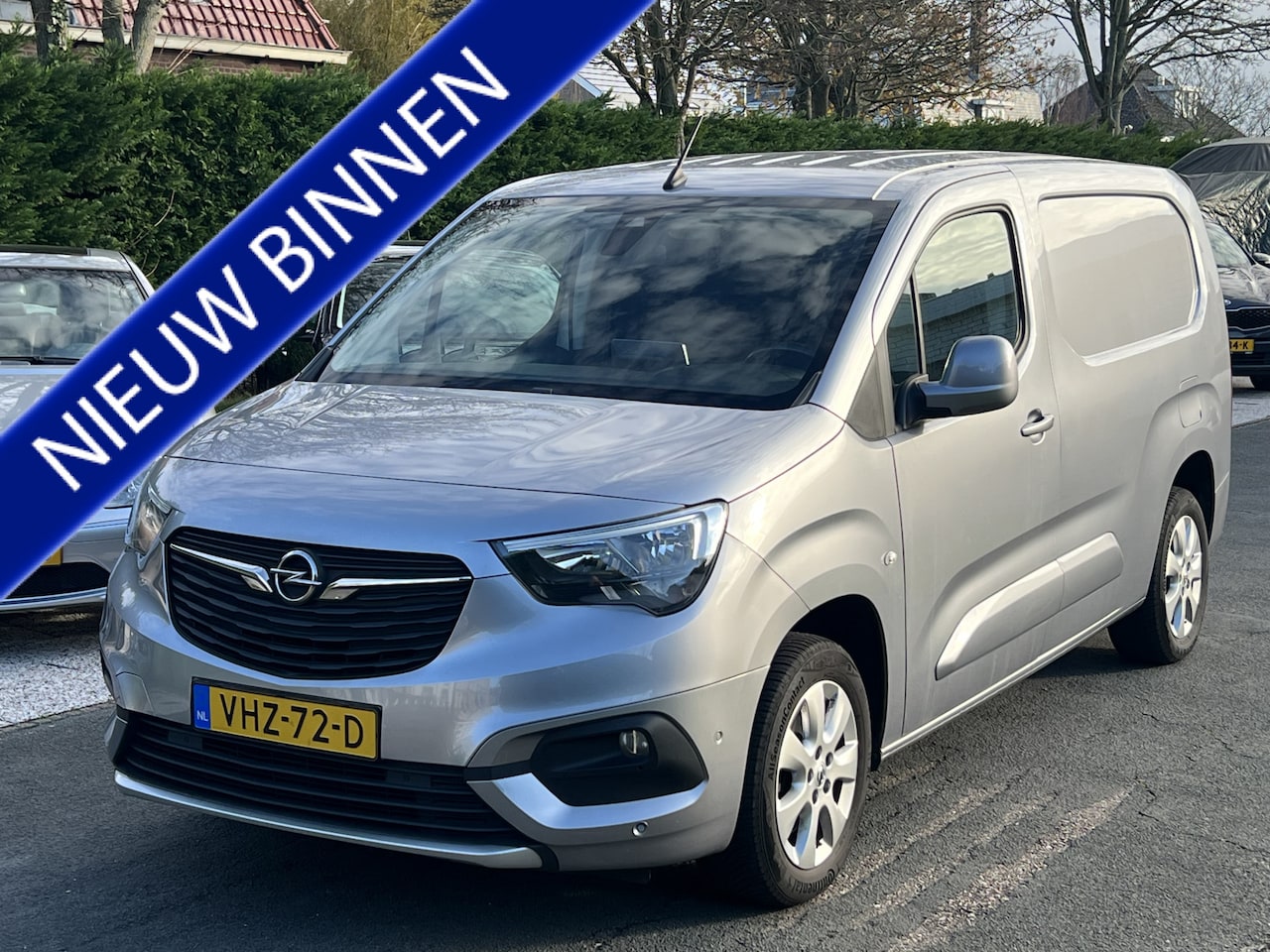 Opel Combo - 1.5D L2H1 Innovation + PDC V/A/TREKHAAK/NAVI/CRUISE CONTROL - AutoWereld.nl