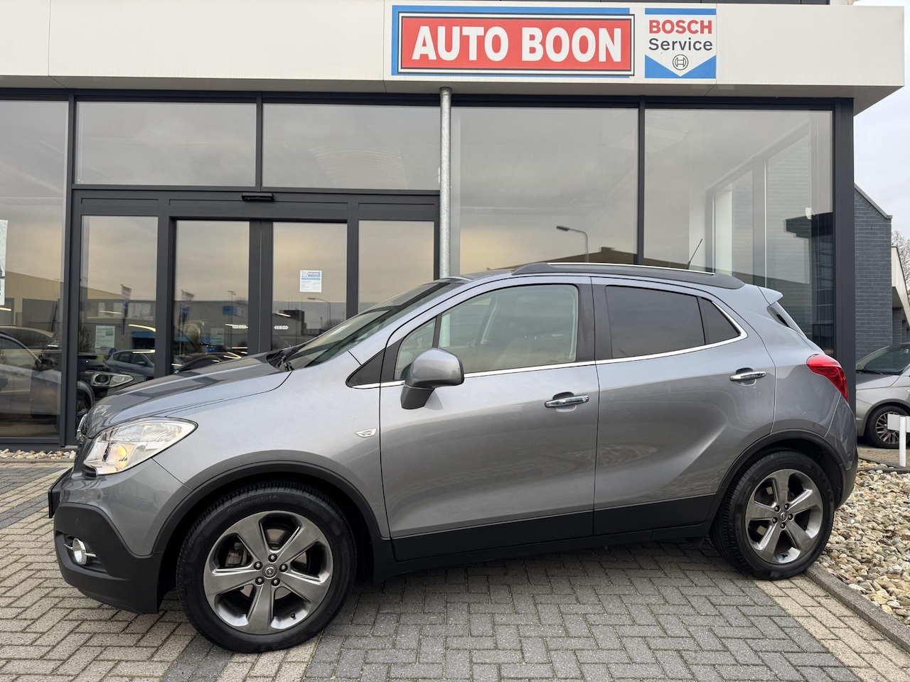 Opel Mokka - 1.6 116PK COSMO : NAVI/P-CAM/2xPDC/CLIMA/MEDIA/ TREKH./BTA/STOELVERW/LMV/2 EIG./NL AUTO/KM - AutoWereld.nl