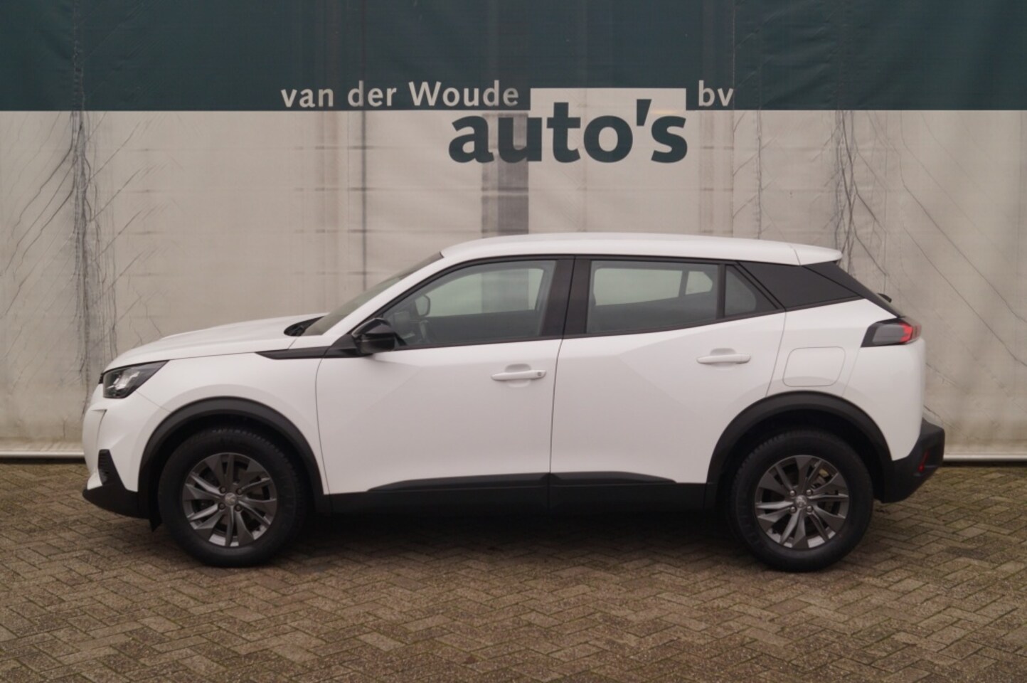 Peugeot 2008 - 1.2 PureTech 130pk Active Pack -NAVI-CAM-PDC- - AutoWereld.nl