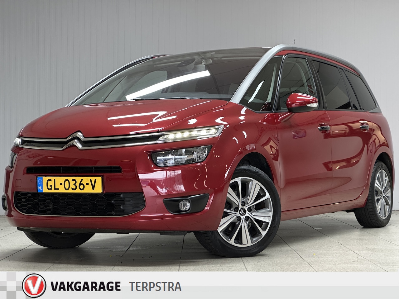 Citroën Grand C4 Picasso - 1.2 PureTech Business/ D-Riem verv: 217.000 KM!! 7-Persoons/ Trekhaak/ Keyless/ Dode-Hoek - AutoWereld.nl