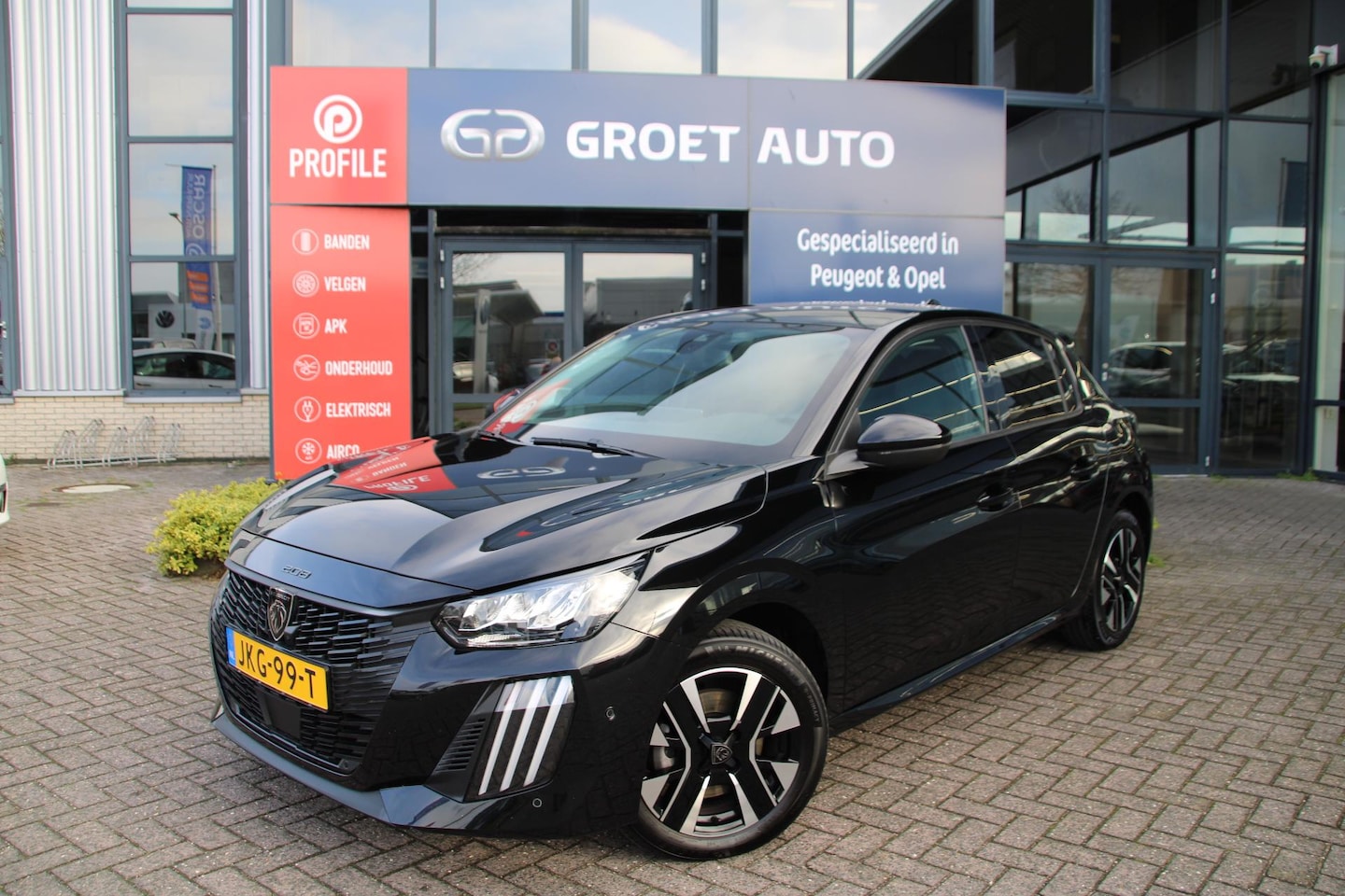 Peugeot 208 - 1.2 Hybrid 110 e-DCS6 Allure Automaat Airco Navi 360 Camera Carplay Nieuwstaat - AutoWereld.nl