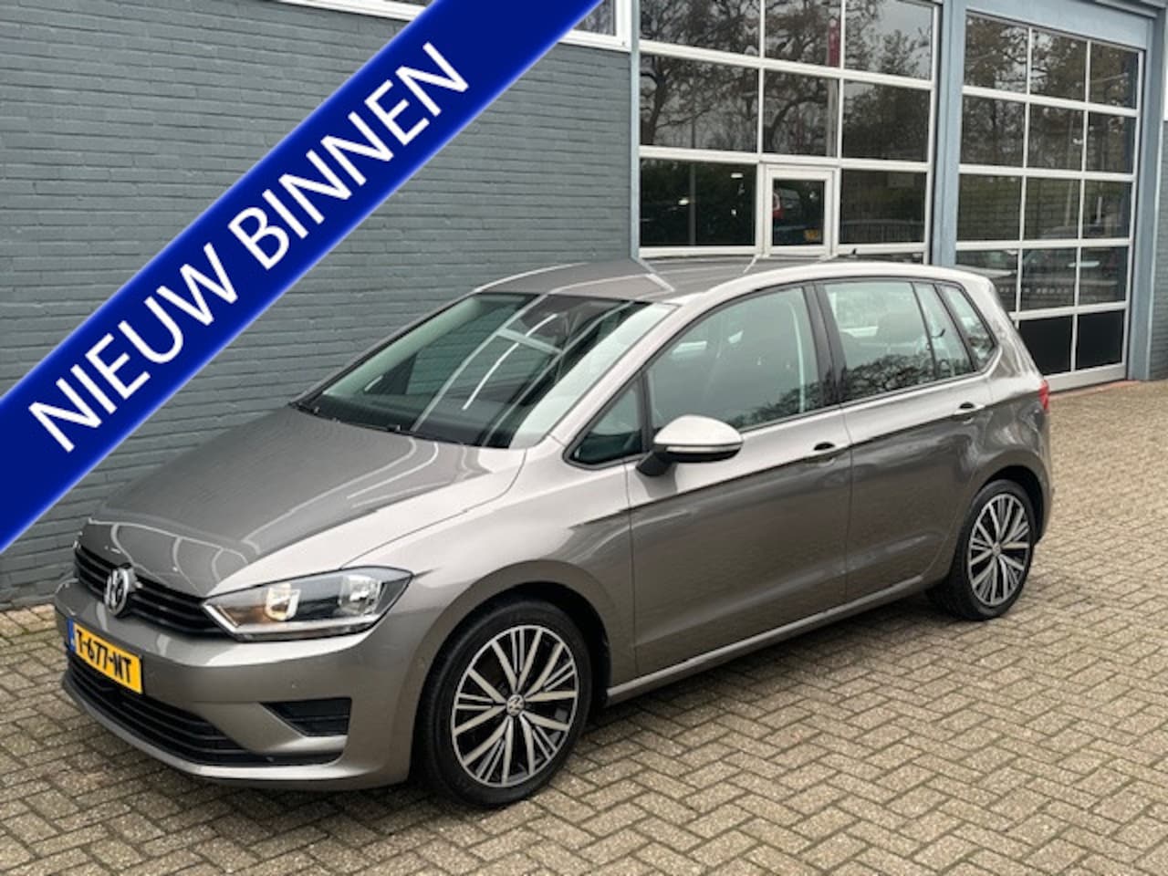 Volkswagen Golf Sportsvan - 1.2 TSI Highline Automaat - AutoWereld.nl