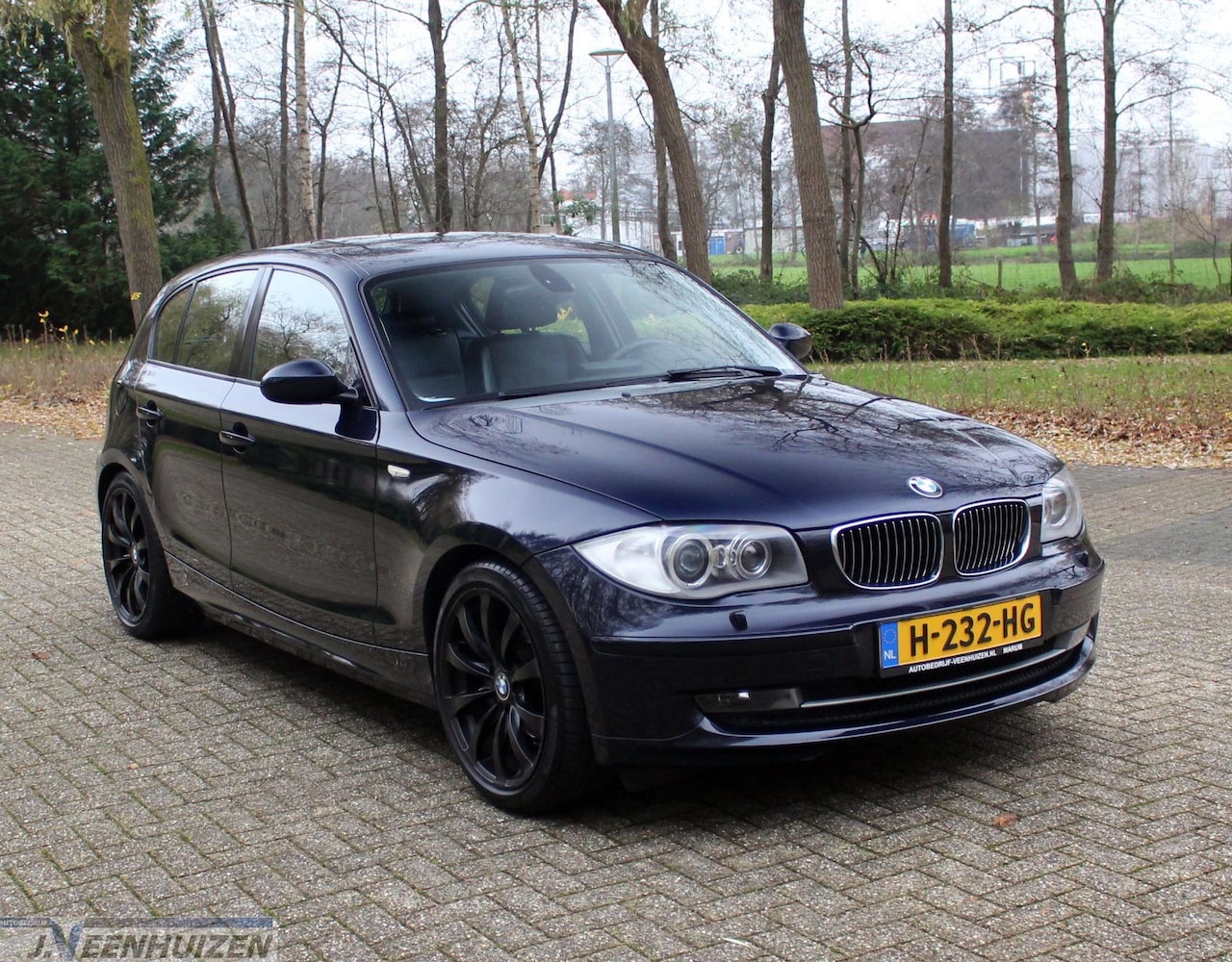 BMW 1-serie - 118i 5 DRS Automaat 18 INCH LEER Stoelverwarming - AutoWereld.nl